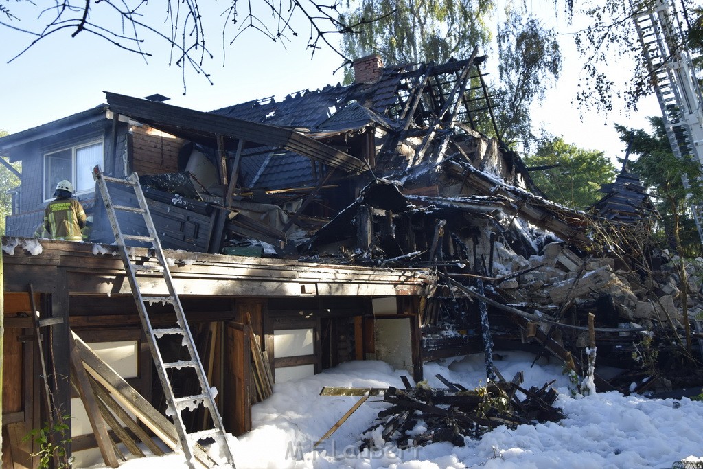 Grossfeuer Einfamilienhaus Siegburg Muehlengrabenstr P1220.JPG - Miklos Laubert